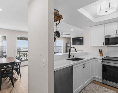 3961 Hortensia Street - Photo Thumbnail 6