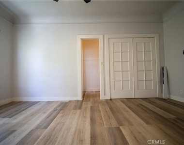1316 Mariposa Avenue - Photo Thumbnail 1