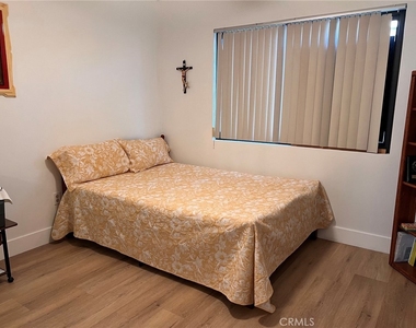 541 Francis - Photo Thumbnail 18