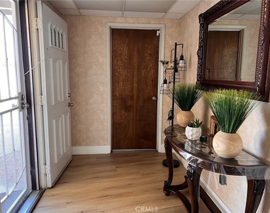 541 Francis - Photo Thumbnail 3