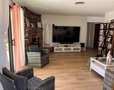 541 Francis - Photo Thumbnail 4
