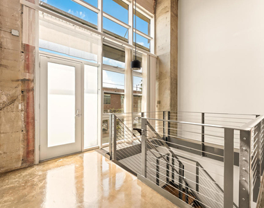 530 S Hewitt Street - Photo Thumbnail 24