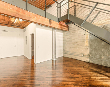 530 S Hewitt Street - Photo Thumbnail 18