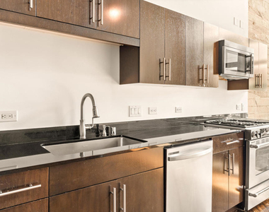 530 S Hewitt Street - Photo Thumbnail 6