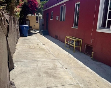 1176 W 38th Street - Photo Thumbnail 12