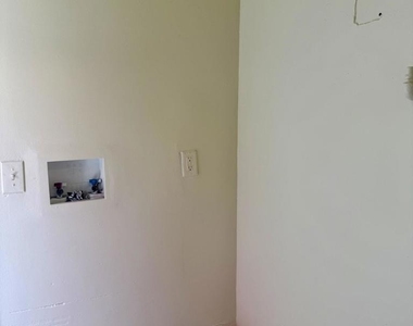 1176 W 38th Street - Photo Thumbnail 10