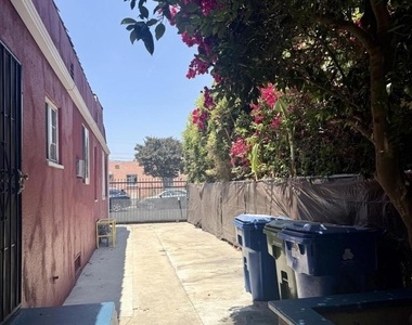 1176 W 38th Street - Photo Thumbnail 11