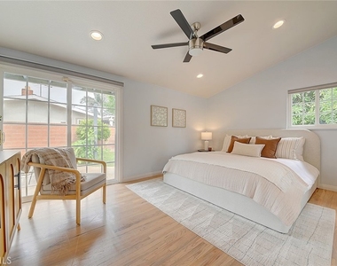 2044 W Spruce Avenue - Photo Thumbnail 32