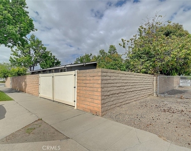 2044 W Spruce Avenue - Photo Thumbnail 56
