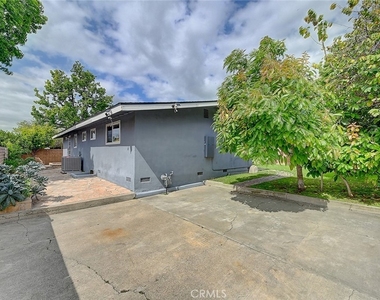 2044 W Spruce Avenue - Photo Thumbnail 49
