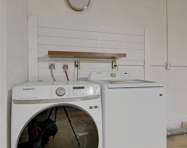 2044 W Spruce Avenue - Photo Thumbnail 43