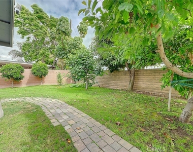 2044 W Spruce Avenue - Photo Thumbnail 59