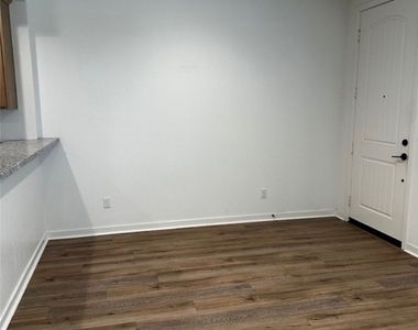 39333 Corvina Lane - Photo Thumbnail 6