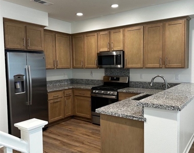 39333 Corvina Lane - Photo Thumbnail 5