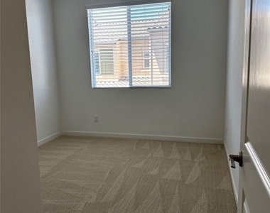 39333 Corvina Lane - Photo Thumbnail 8