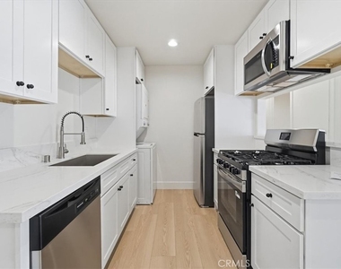 307 N Tustin - Photo Thumbnail 5