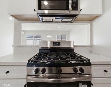 307 N Tustin - Photo Thumbnail 5