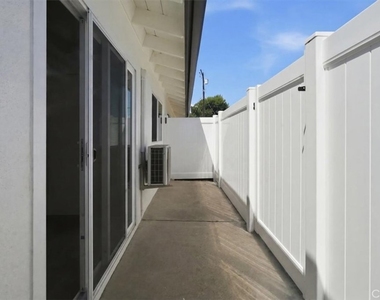 307 N Tustin - Photo Thumbnail 13