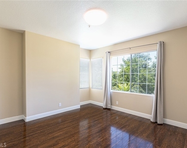 91 Seacountry Lane - Photo Thumbnail 12