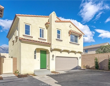 466 Meyer Place - Photo Thumbnail 1
