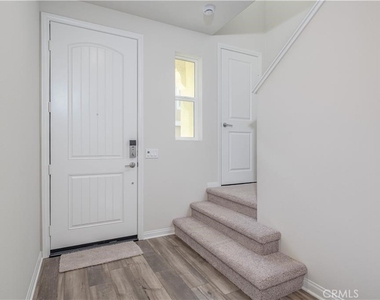 466 Meyer Place - Photo Thumbnail 5
