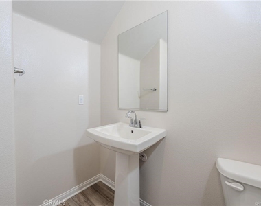 466 Meyer Place - Photo Thumbnail 6