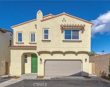 466 Meyer Place - Photo Thumbnail 3