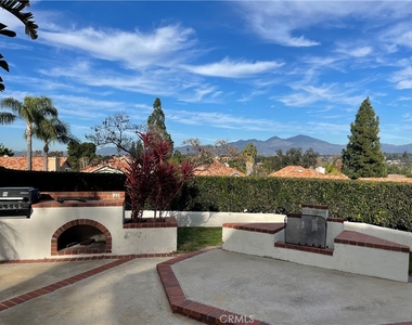 25 Vista Firenze - Photo Thumbnail 2