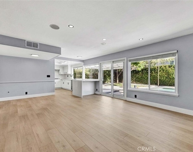 9882 Kings Canyon Drive - Photo Thumbnail 14
