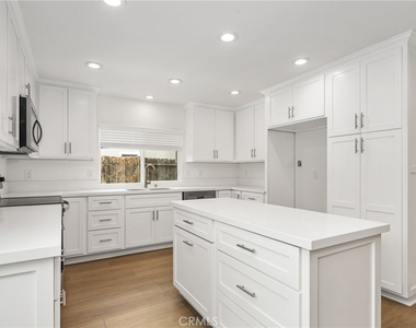 9282 Winterwood Circle - Photo Thumbnail 11