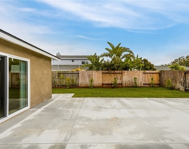 9282 Winterwood Circle - Photo Thumbnail 15