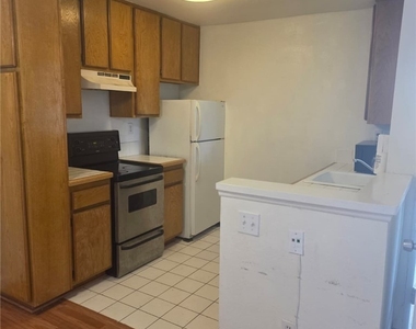 23395 La Crescenta - Photo Thumbnail 3