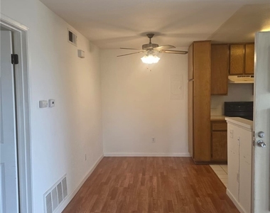 23395 La Crescenta - Photo Thumbnail 4