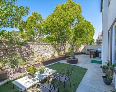 18571 Amalia Lane - Photo Thumbnail 34