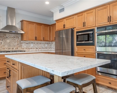 18571 Amalia Lane - Photo Thumbnail 5