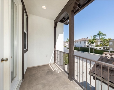 18571 Amalia Lane - Photo Thumbnail 30