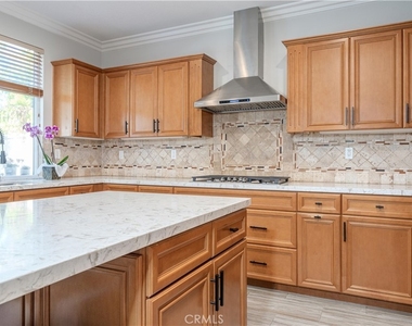 18571 Amalia Lane - Photo Thumbnail 6