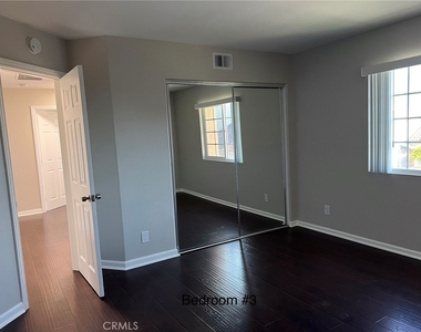 8462 Heil Avenue - Photo Thumbnail 14