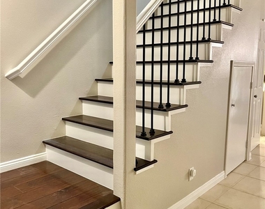 8462 Heil Avenue - Photo Thumbnail 7