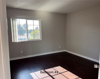 8462 Heil Avenue - Photo Thumbnail 16