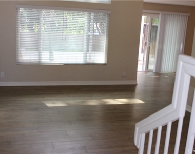 22285 Newbridge Drive - Photo Thumbnail 4