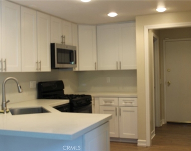 22285 Newbridge Drive - Photo Thumbnail 5