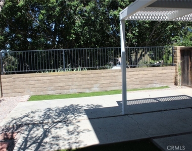 22285 Newbridge Drive - Photo Thumbnail 12