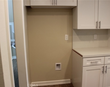 22285 Newbridge Drive - Photo Thumbnail 7