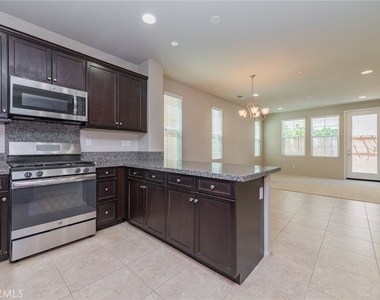 3151 E Chip Smith Way - Photo Thumbnail 7