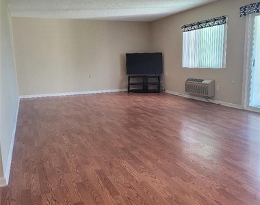5515 W Paseo Del Lago W - Photo Thumbnail 4