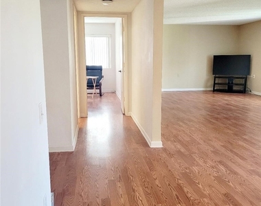 5515 W Paseo Del Lago W - Photo Thumbnail 3
