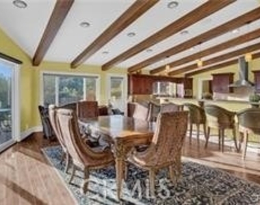 2440 Los Alisos - Photo Thumbnail 10