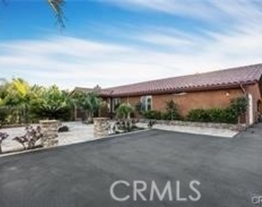2440 Los Alisos - Photo Thumbnail 9