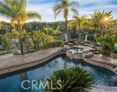 2440 Los Alisos - Photo Thumbnail 13